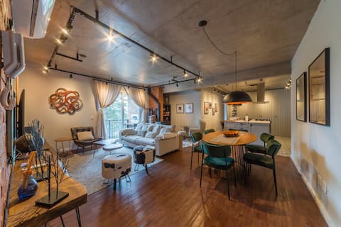 Anúncio popular: Spacious and stylish - 3 suites in downtown Canela em Canela