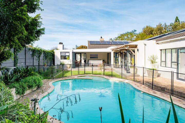 Constantia home, 3BDR with Pool + on Wine-Route gallery image 2