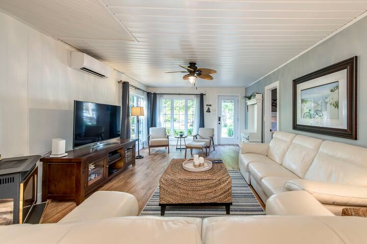 Slice of Paradise at the Bluff! gallery image 4