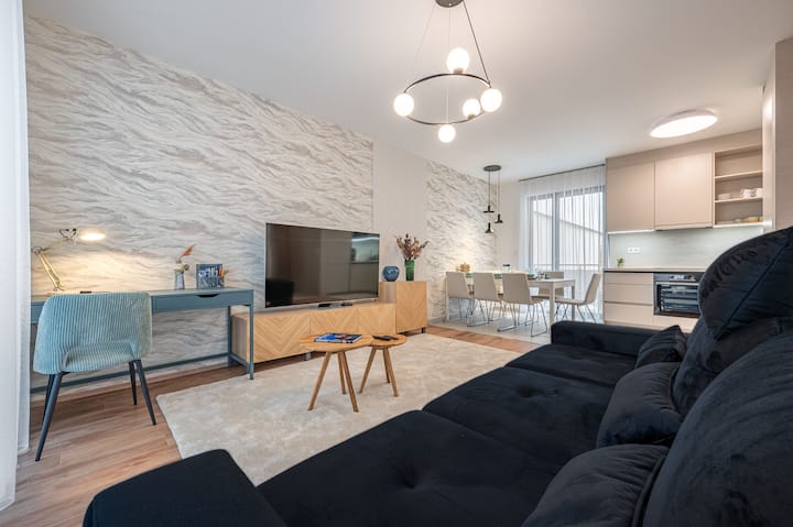 3 Bedroom Condo W Garage+balcony - Budapest