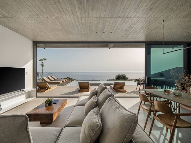 Inspiring Industrial Design Villa with Sea Views gallery image 3