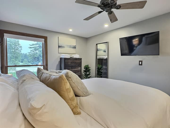 BeaverBox AC, Pool, Hot Tub, Sauna, Near Resort - Apartments for