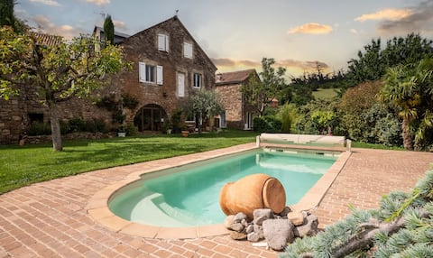 Nature Gîte Pool and Hot Tub