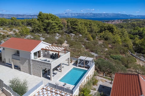 Villa Belpur | Modern Villa with Pool & spa