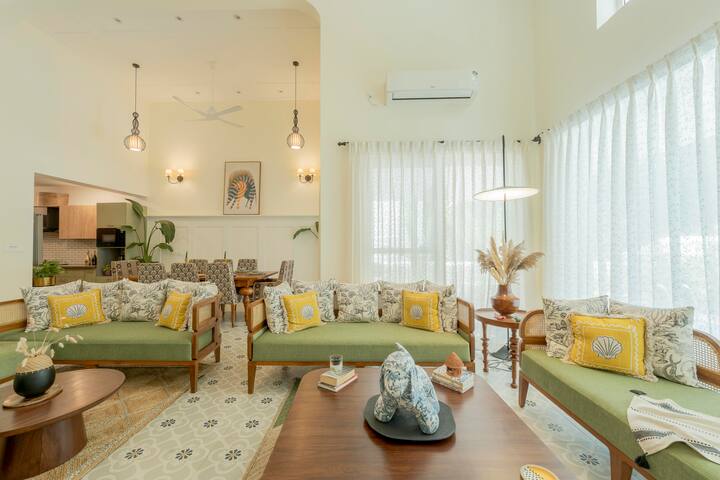 Living room image 10