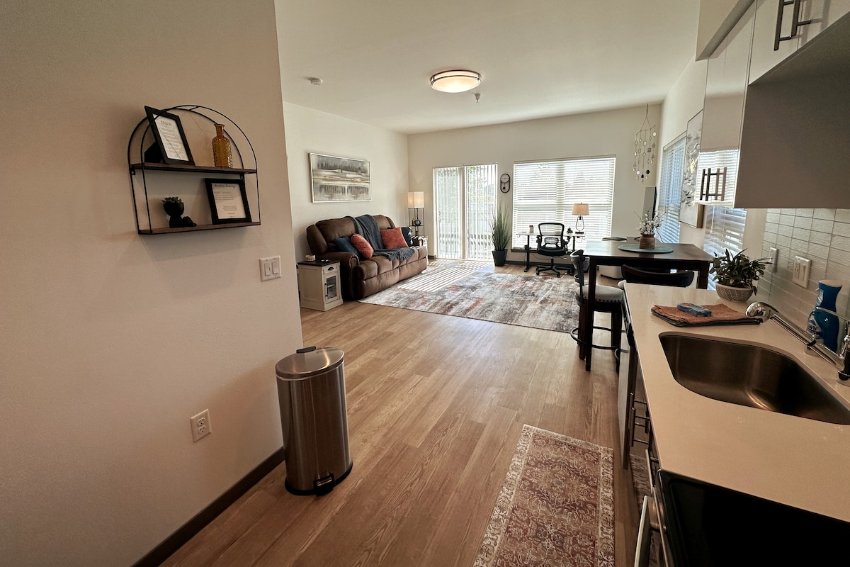 Full kitchen image 2
