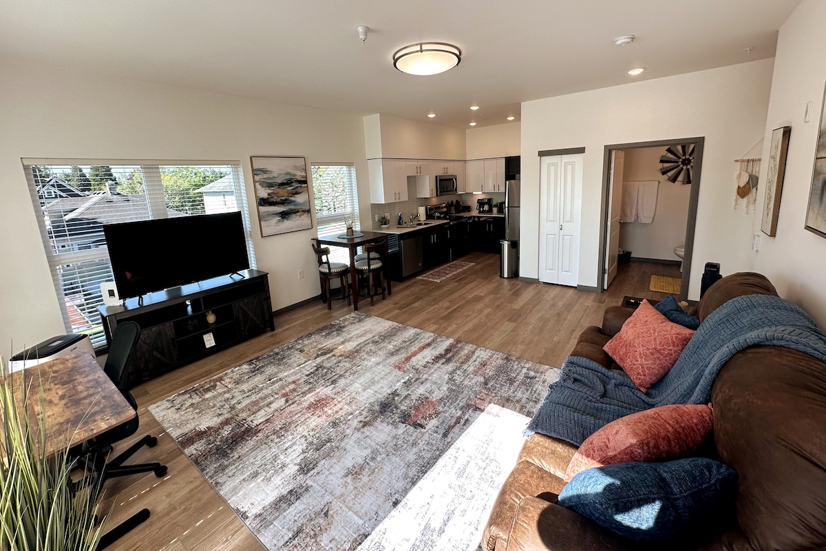 Living room image 7