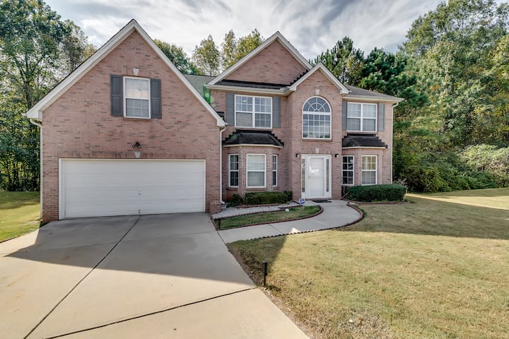 Spacious Home With Antique Style - Lake Spivey, GA