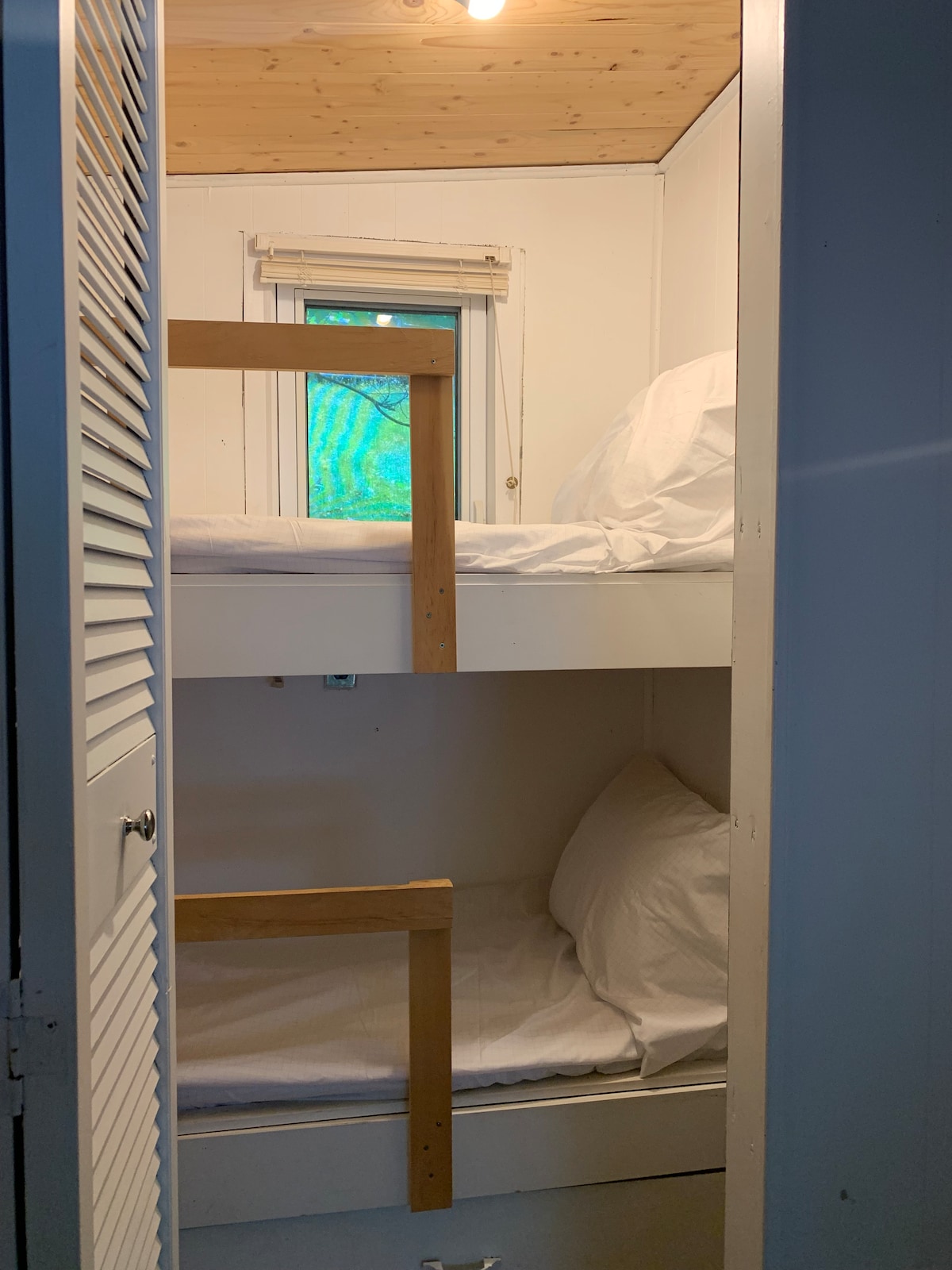 Cucheta para los niños. ¡Disfrutarán de este acogedor refugio!