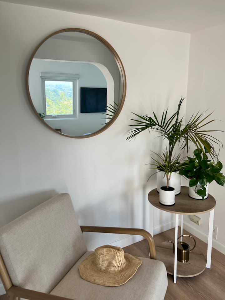 *New! Historic Hollywood Hills Bungalow + Pool - Los Angeles, CA