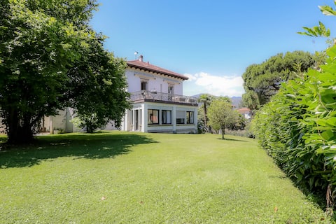 Villa Wally first floor apartment near the lake with a view