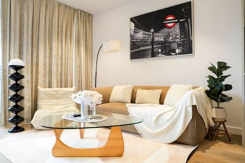 Successful Airbnb property: Modern Urban Oasis in the Heart of Chinatown in Haymarket