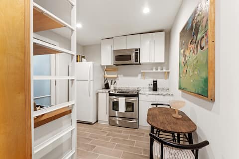 Top Airbnb: SoCo Studio | Steps to Magnolia Cafe & S Congress in Austin