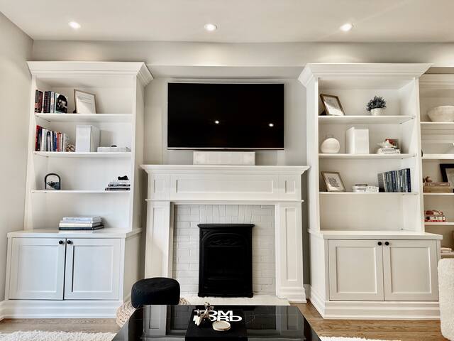 Office | Chef Kitchen | 2 Fireplaces | 4 floors gallery image 2