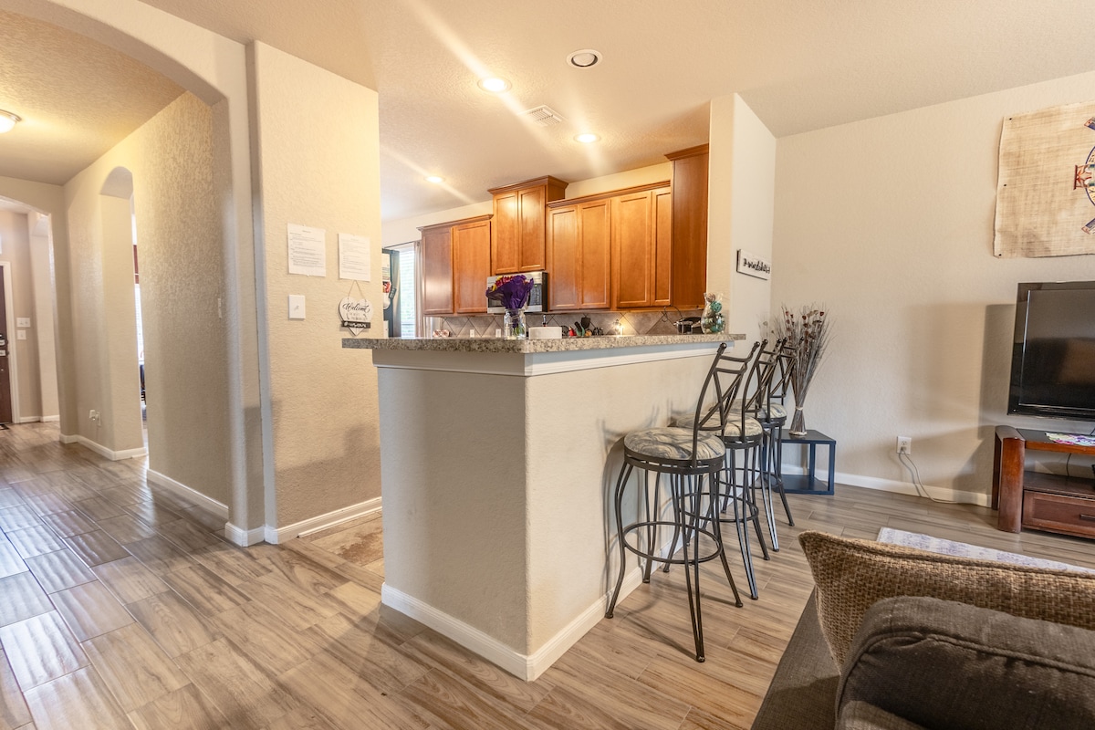 Top performing Airbnb: Spacious Retreat in Northwest