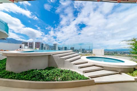 Sabana Top Floor 2bd/2.5ba PH Apt. Amazing Views!