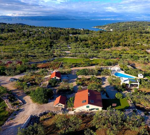 Hacienda NOA/secluded estate/great view/big pool