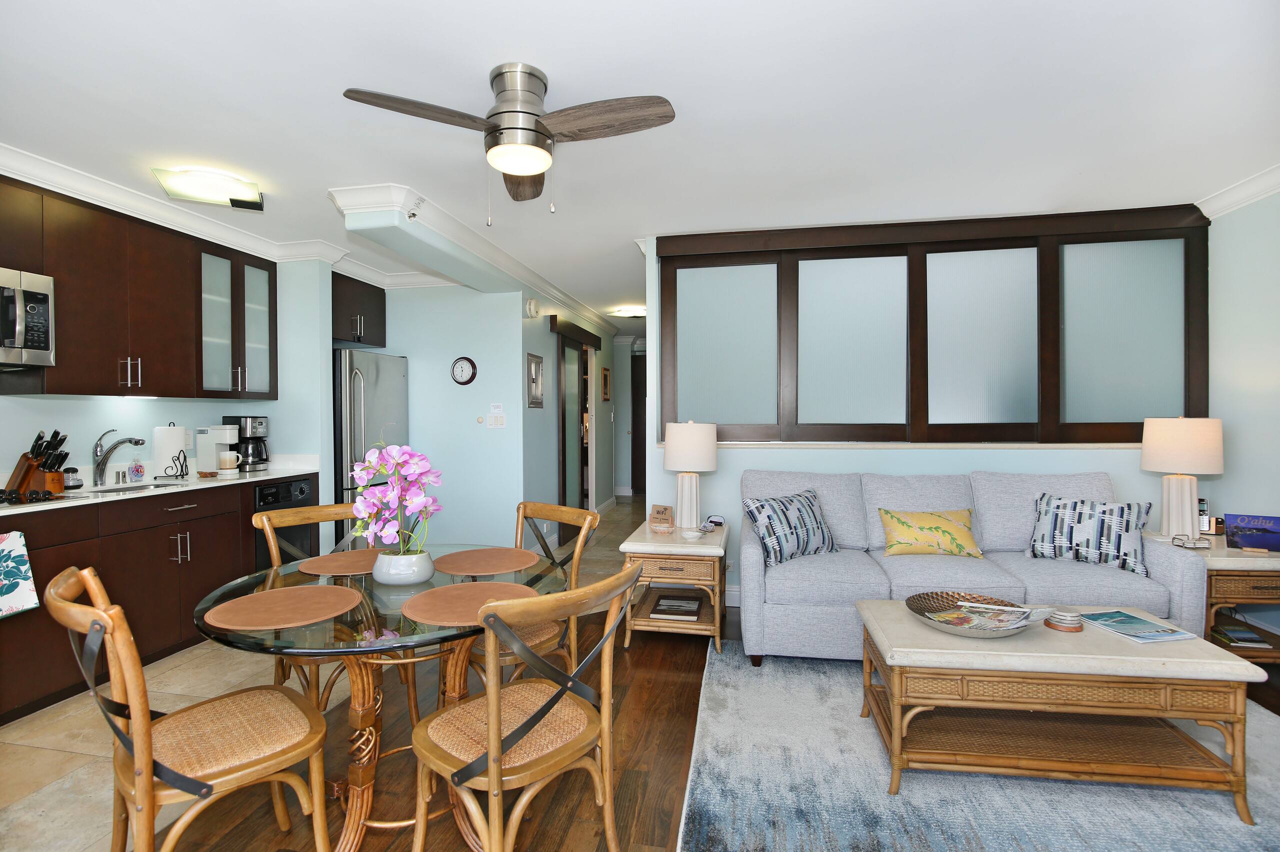 Condo in Honolulu · ★4.75 · 2 bedrooms · 4 beds · 1 private bath - Image 6