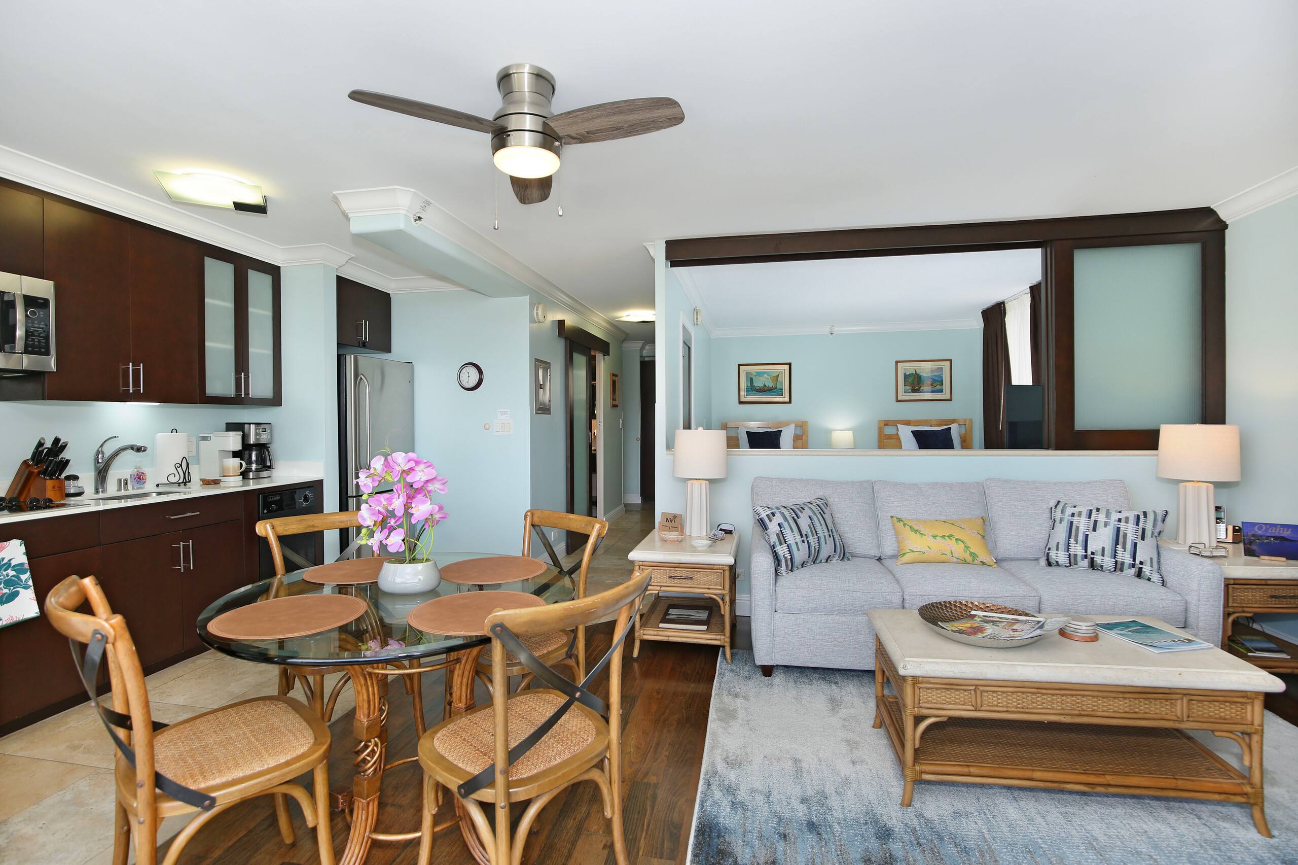 Condo in Honolulu · ★4.75 · 2 bedrooms · 4 beds · 1 private bath - Image 7