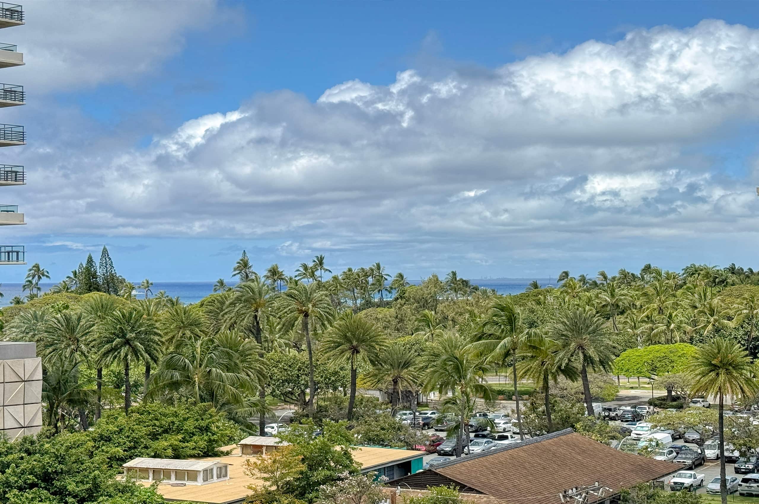Condo in Honolulu · ★4.75 · 2 bedrooms · 4 beds · 1 private bath - Image 23