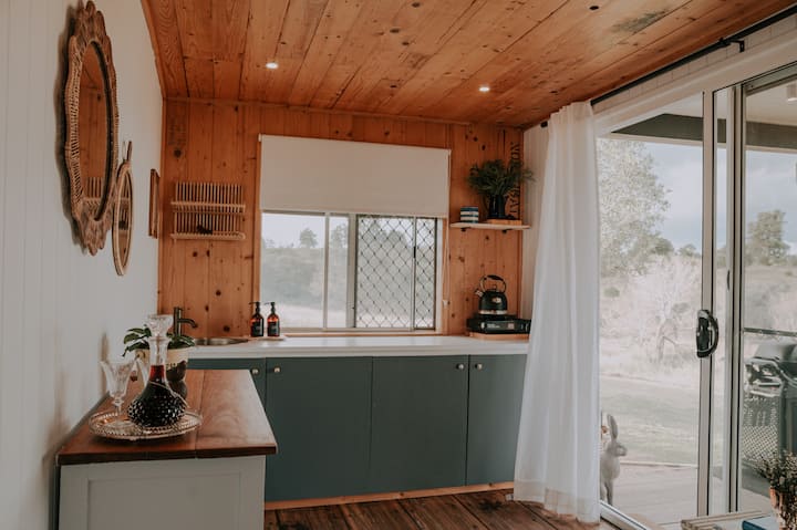 Chatanta Cottage - Off Grid Country Stay - Queensland