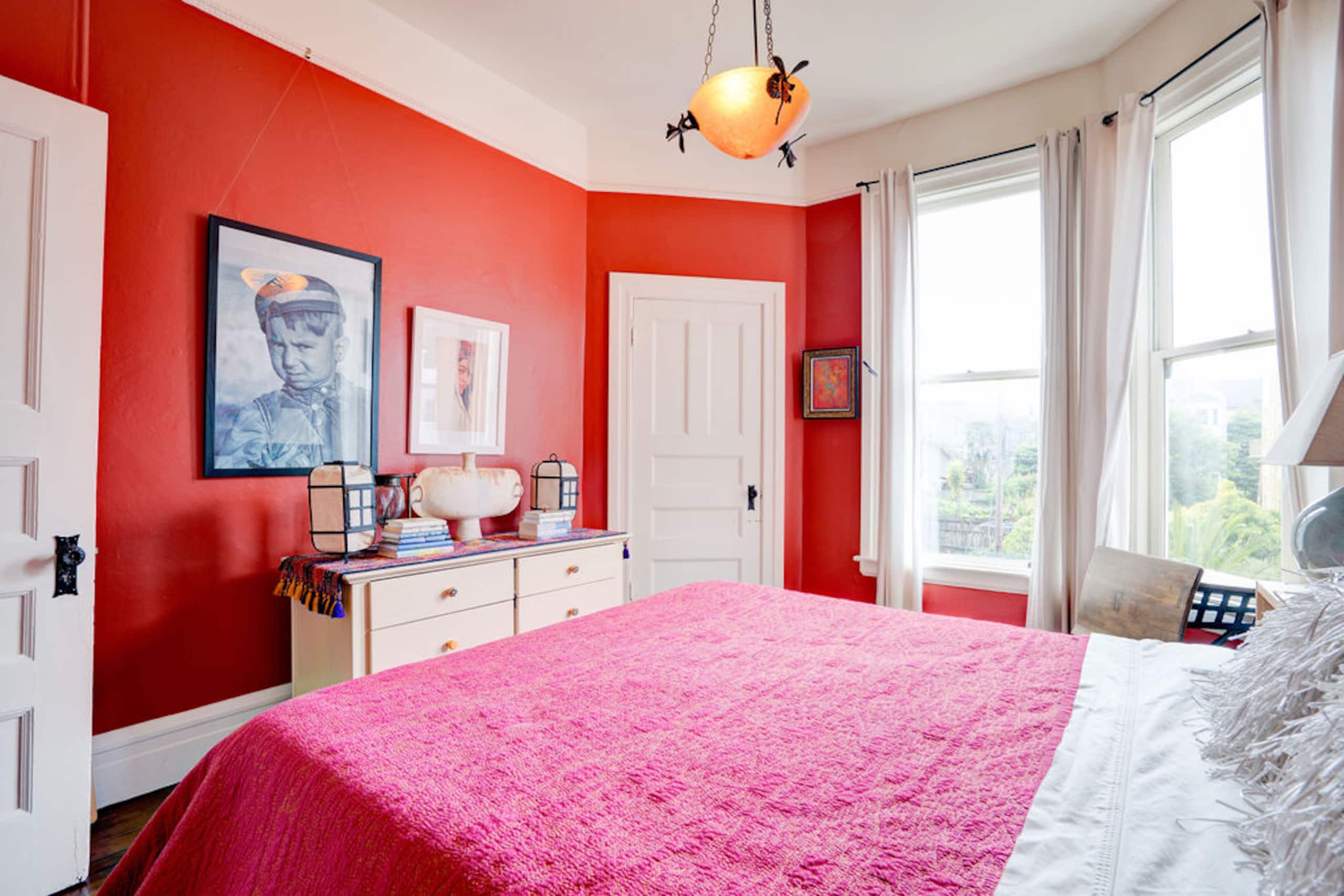 Home in San Francisco · ★4.95 · 4 bedrooms · 4 beds · 3 baths - Image 19