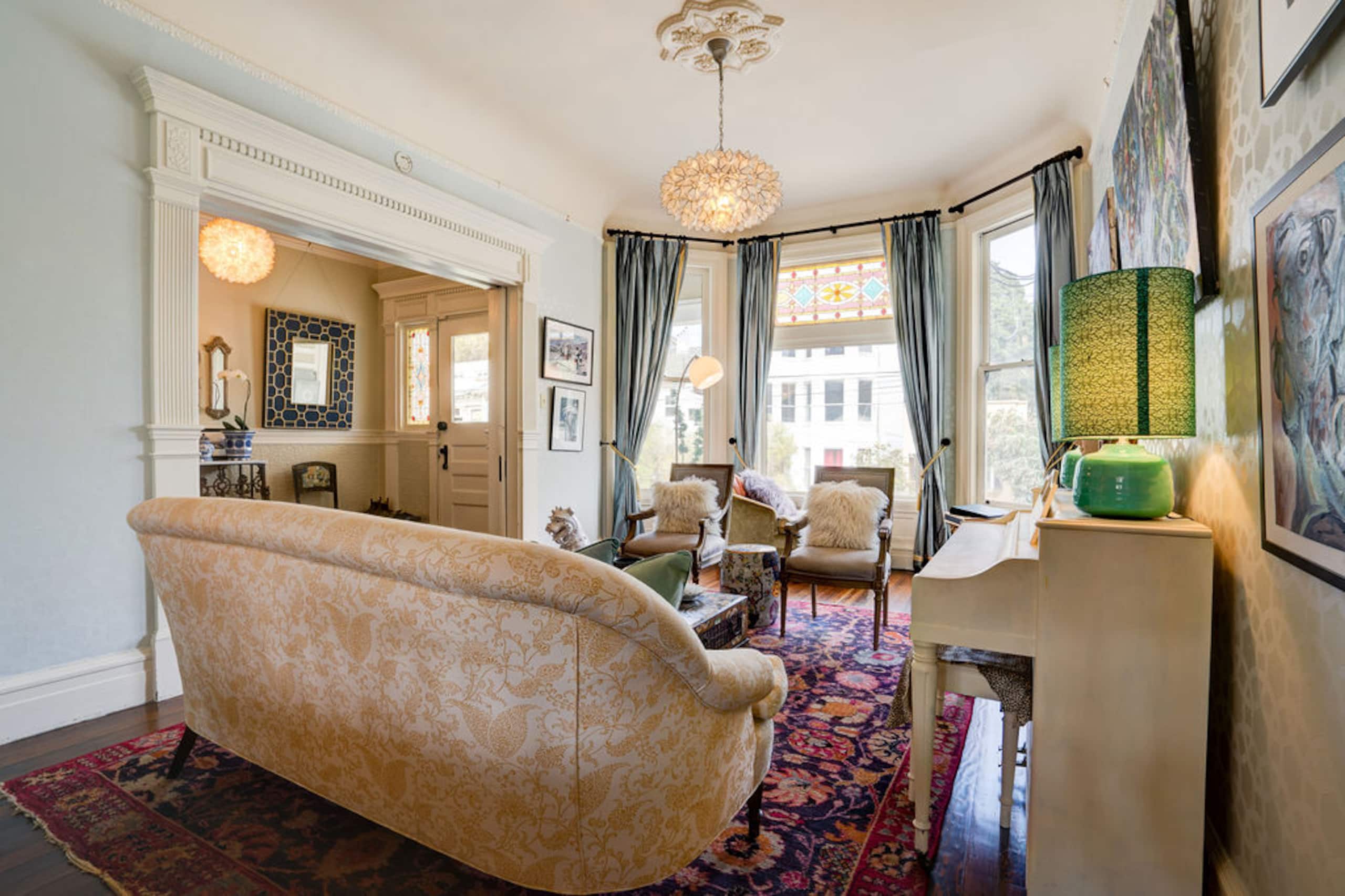 Home in San Francisco · ★4.95 · 4 bedrooms · 4 beds · 3 baths - Image 9