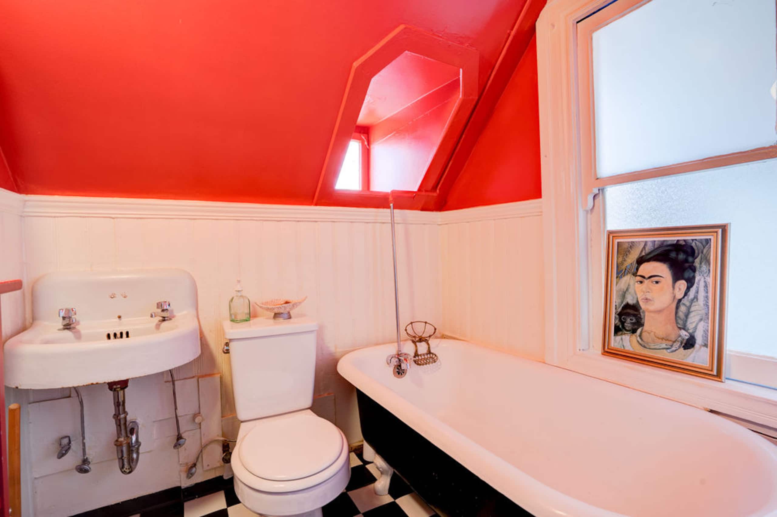 Home in San Francisco · ★4.95 · 4 bedrooms · 4 beds · 3 baths - Image 30