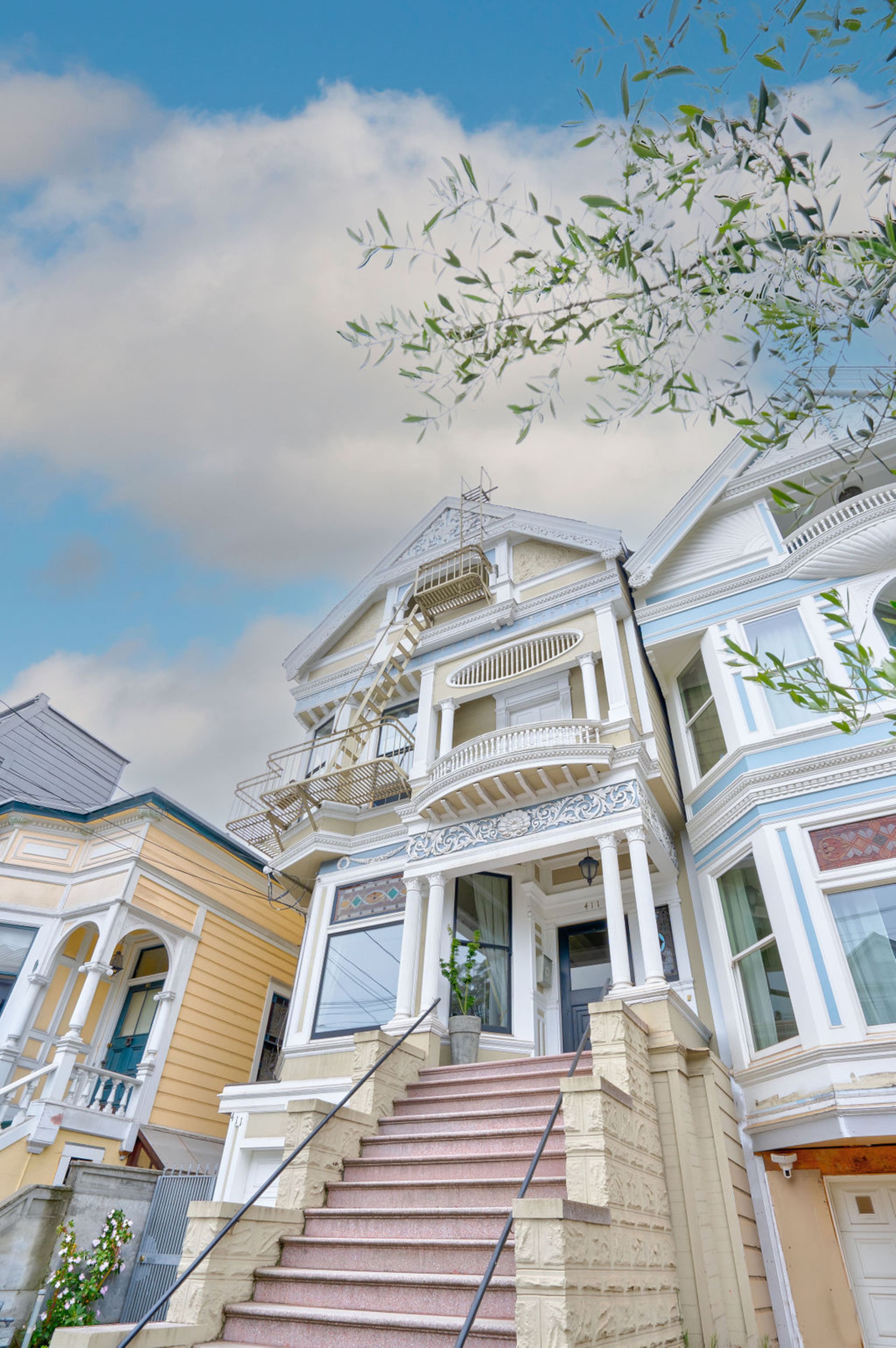 Home in San Francisco · ★4.95 · 4 bedrooms · 4 beds · 3 baths - Image 4