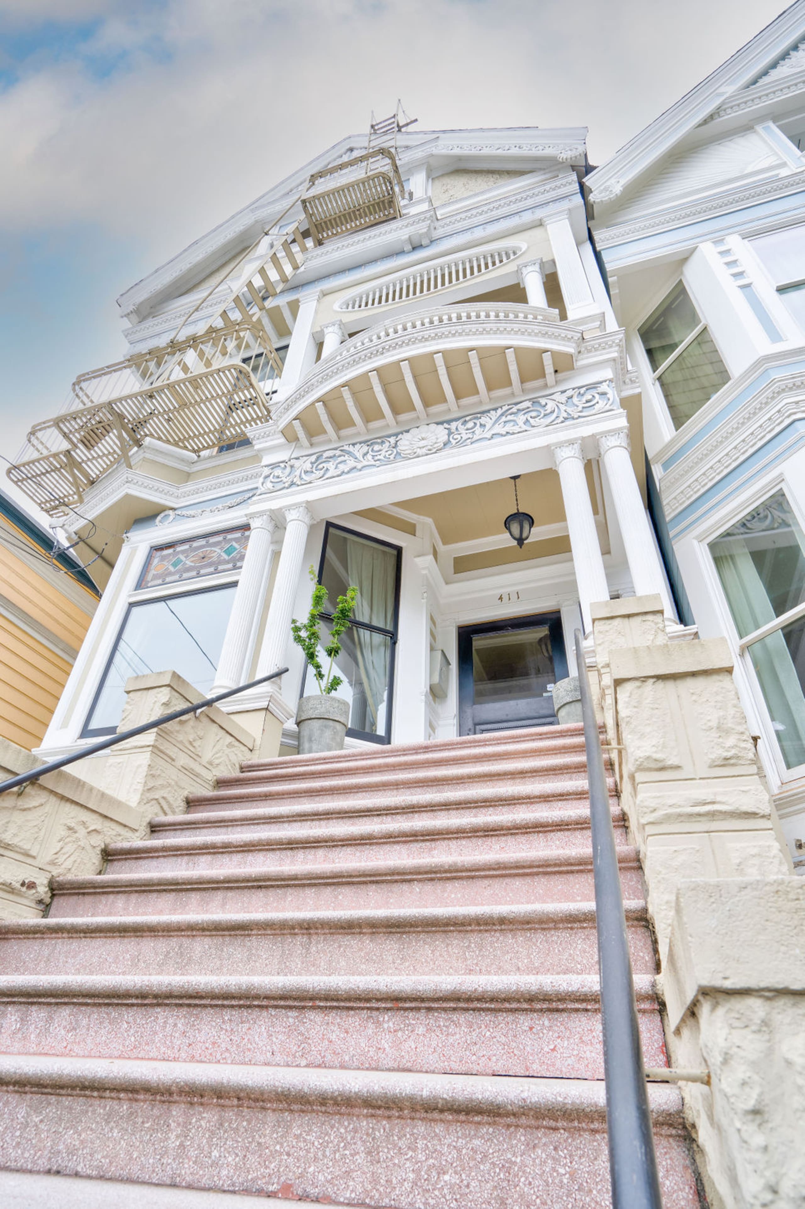 Home in San Francisco · ★4.95 · 4 bedrooms · 4 beds · 3 baths - Image 47