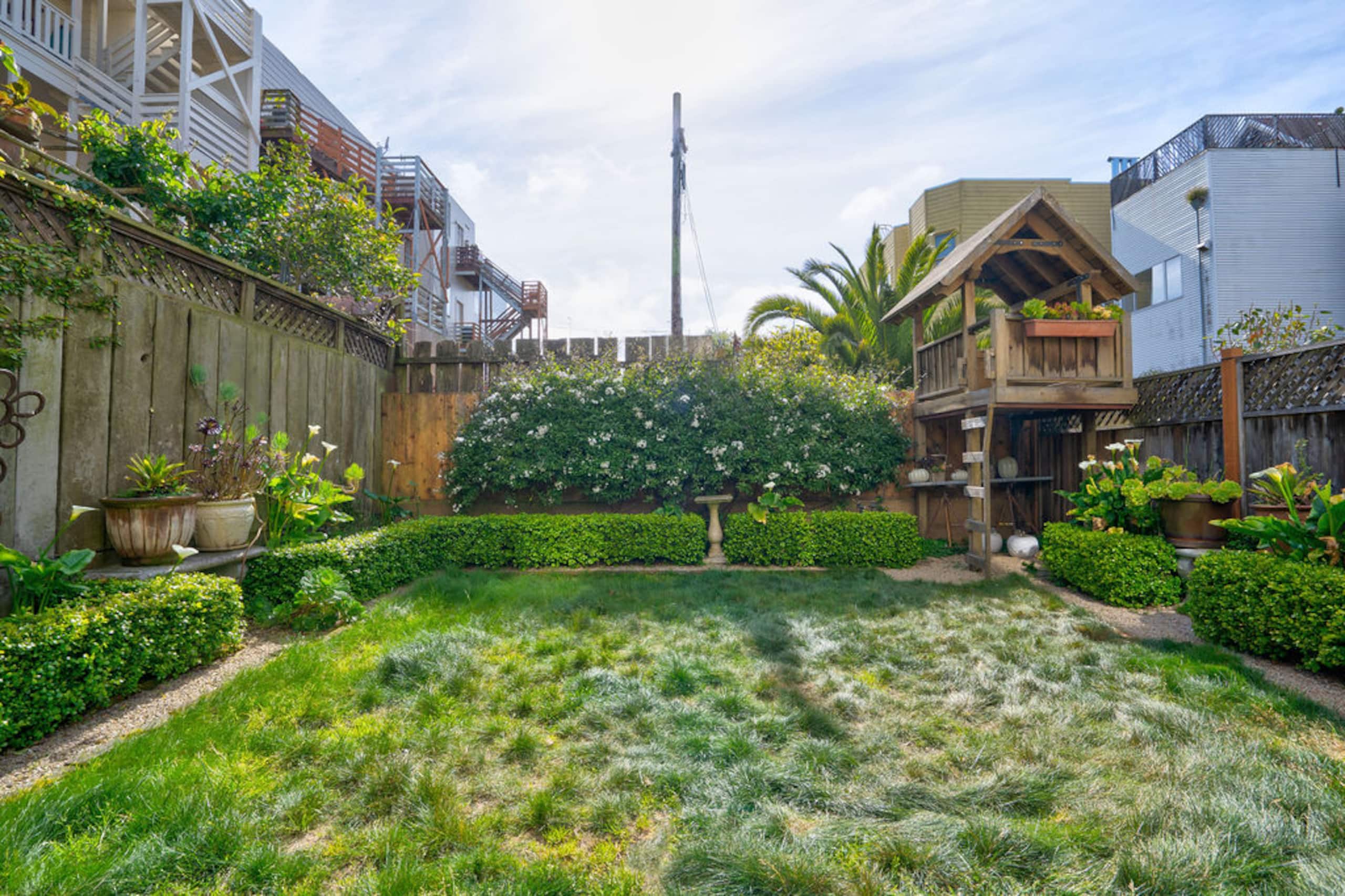 Home in San Francisco · ★4.95 · 4 bedrooms · 4 beds · 3 baths - Image 35