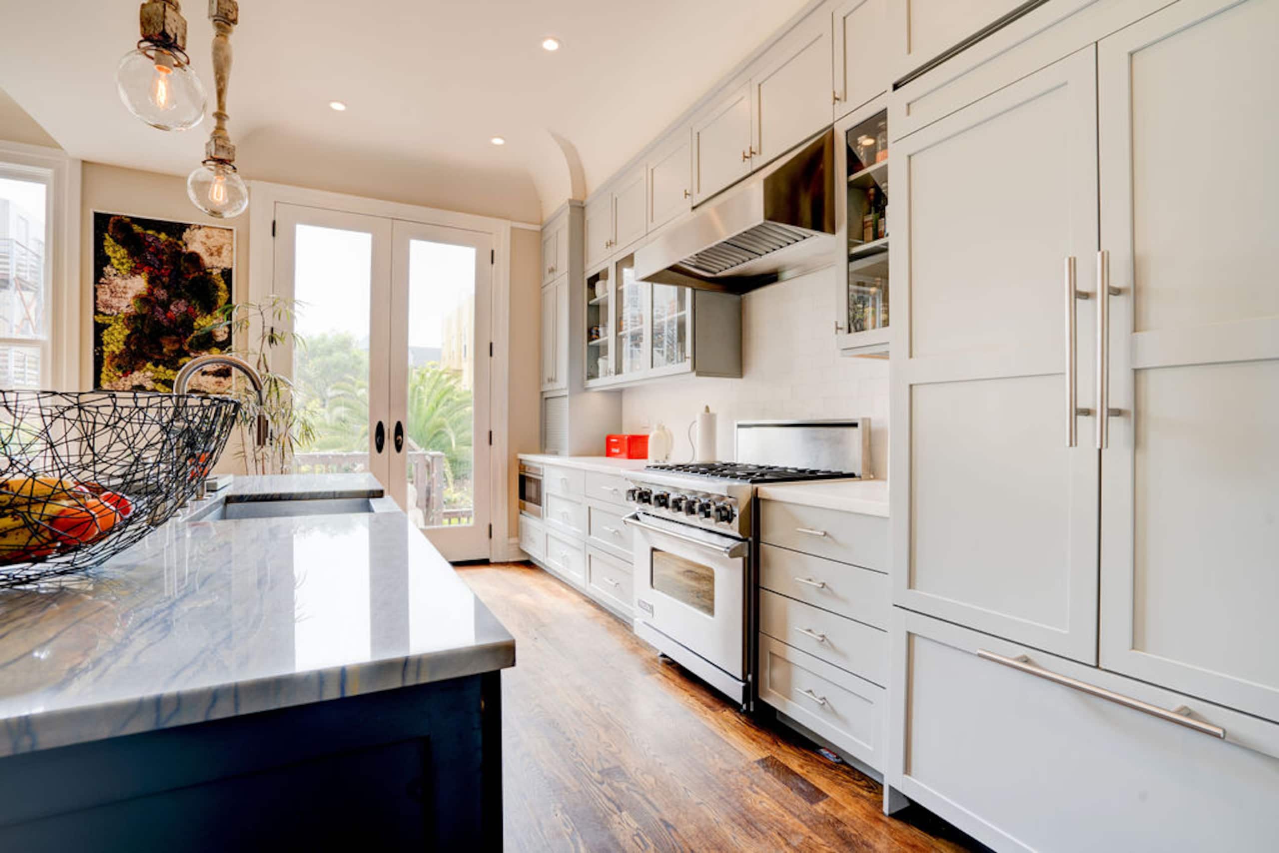 Home in San Francisco · ★4.95 · 4 bedrooms · 4 beds · 3 baths - Image 10