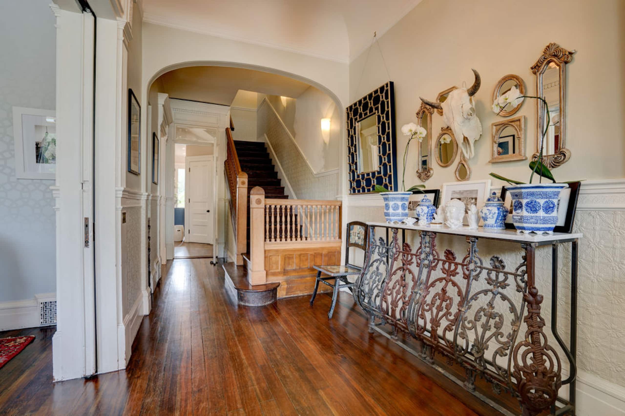 Home in San Francisco · ★4.95 · 4 bedrooms · 4 beds · 3 baths - Image 8