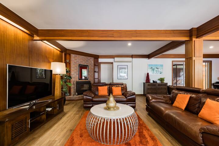 Palm Sprin Resort Style Estate 9 Bedroom gallery image 4