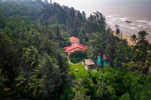 StayVista @ Sea Breeze - 5BR Beachfront Villa