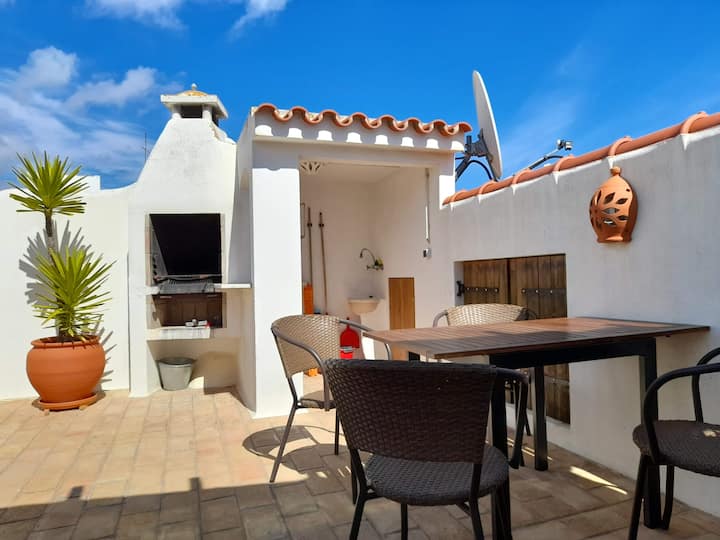 Sol Apartment; Casinha Romantica, Lagos Center - Luz