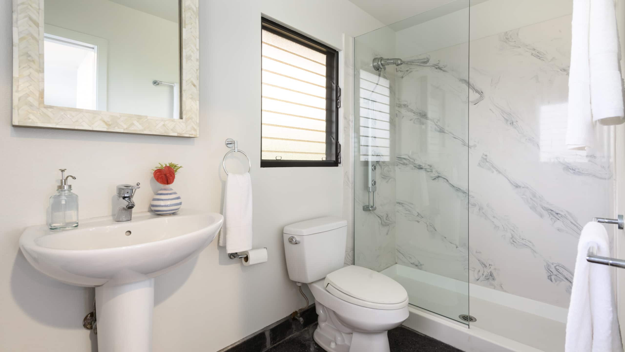 Home in Kailua-Kona · ★4.71 · 5 bedrooms · 7 beds · 4 baths - Image 9