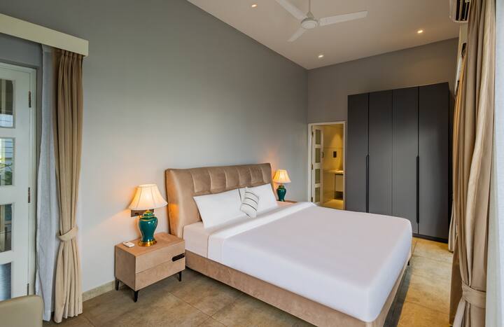 Bedroom 1 image 4