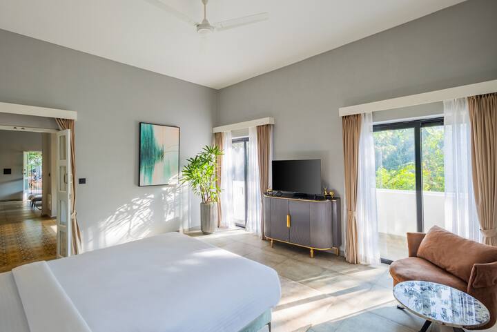 Bedroom 1 image 2