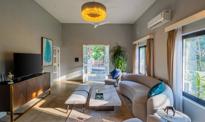 Living room image 1