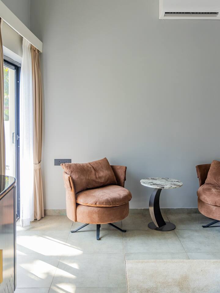 Living room image 5