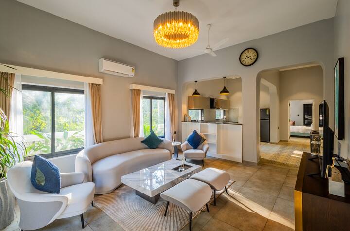 Living room image 4