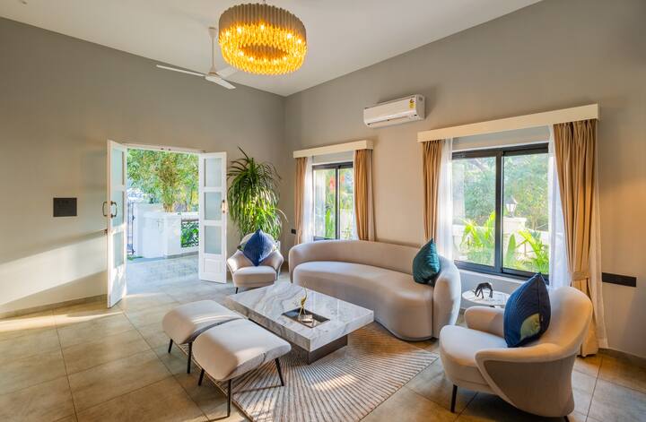 Living room image 3