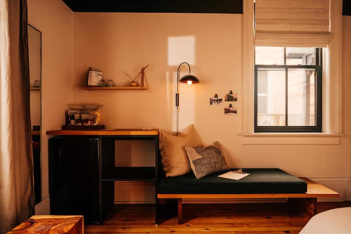 Signature King Room In Collingwood Boutique Hotel - コリングウッド