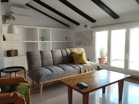 Anuncio de Airbnb popular: Beautiful duplex with terrace en Rascanya
