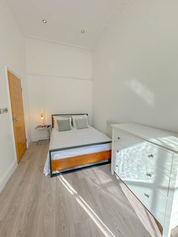 Modern 2Bed apt – Regent’s Park gallery image 4