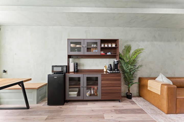 Sleek & Cozy Dc Oasis | 1br/1ba - Washington, D.C.