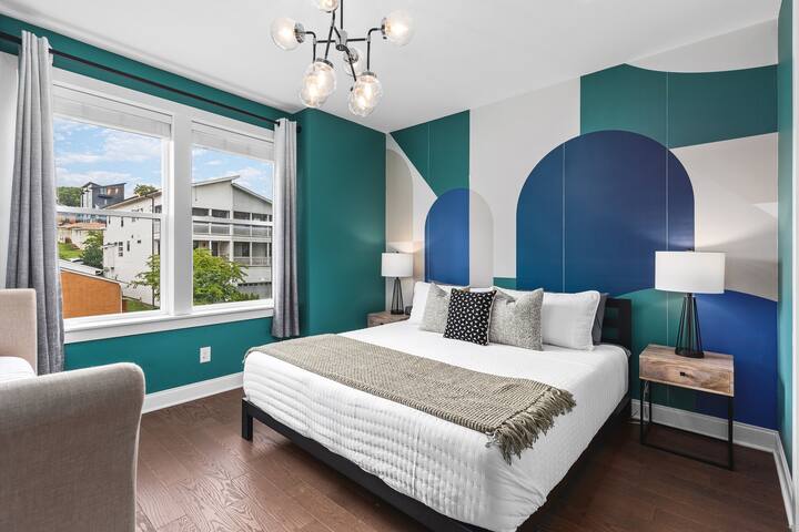 Rooftop Deck & Garage Walk 12 South, Restaurants gallery image 5