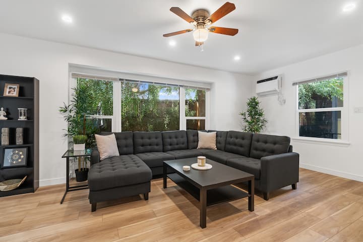 Modern 2br W/ Hot Tub Near Lax & Culver City - Inglewood, CA