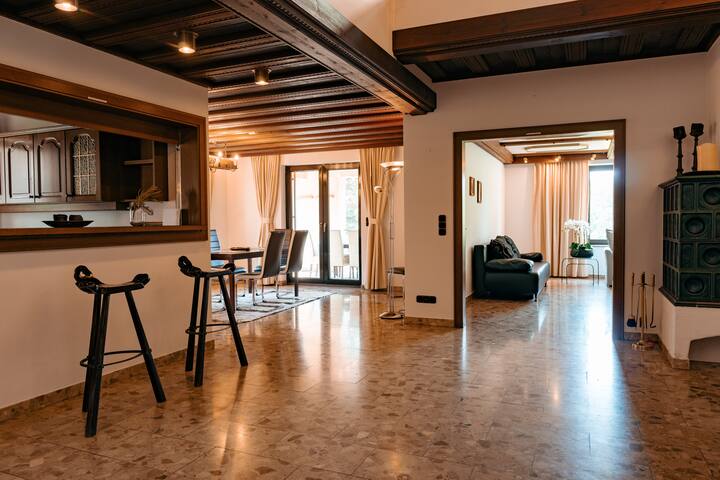 Big quiet Villa with pool and garden gallery image 4